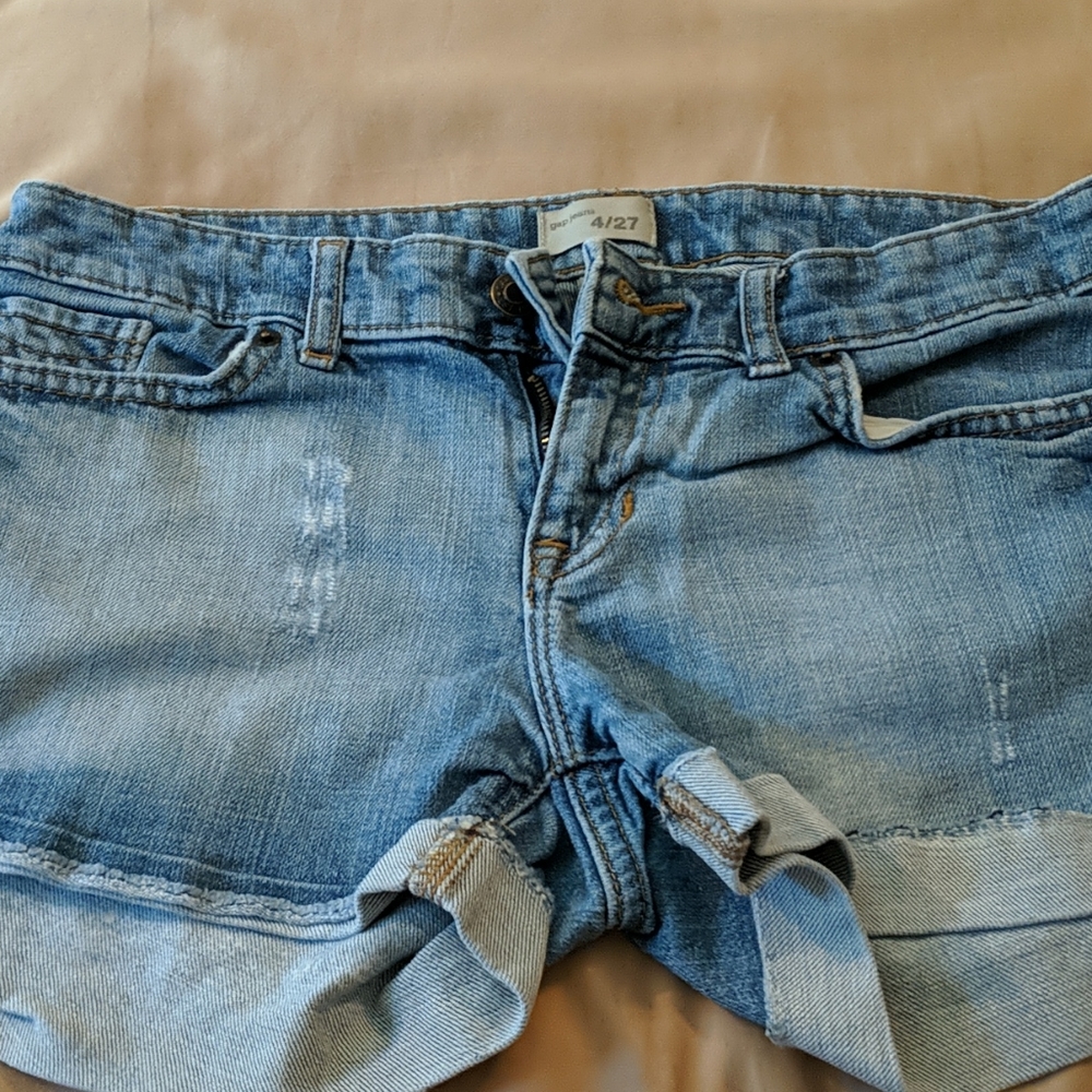 Gap shorts